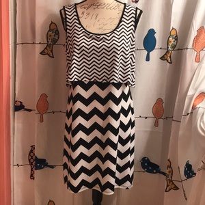 MSK CLASSIC BLACK & WHITE TANK DRESS WITH BODICE OVERLAY SMALL